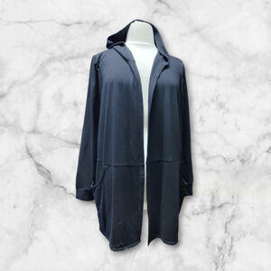 Torrid 4 soft polyester and spandex straight line hooded black cloak